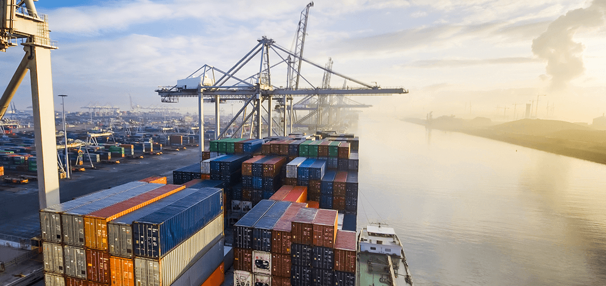 Krovinių gabenimas jūriniais konteineriais | First Logistics